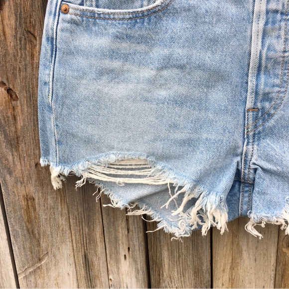 NWT Levi’s 501 High Rise Cutoff Denim Shorts Cotton Luxor Heat 27 - Picture 6 of 16